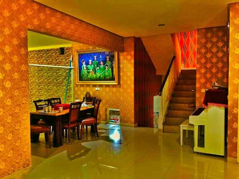 dijual rumah mewah posisi hook di cluster grand galaxy