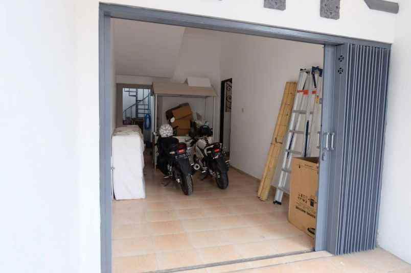 dijual rumah mojo klanggru gubeng