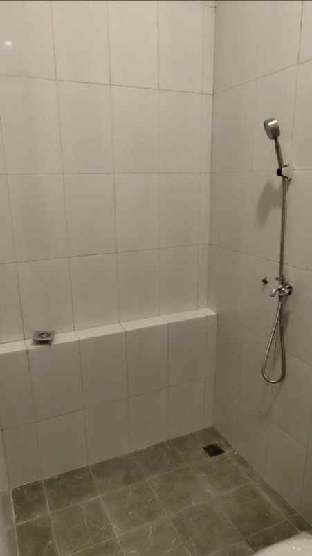 dijual rumah mulyosari utara