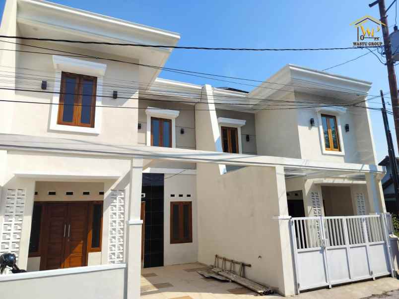 dijual rumah murah 2 lantai belakang transmart jogja