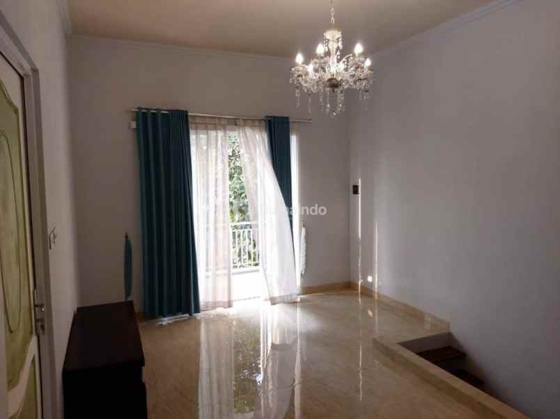 dijual rumah mustika jaya