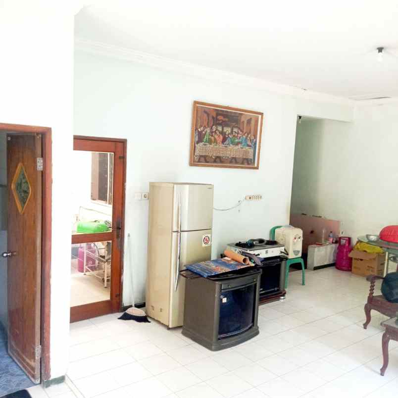 dijual rumah nginden intan timur