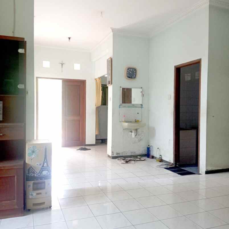 dijual rumah nginden intan timur