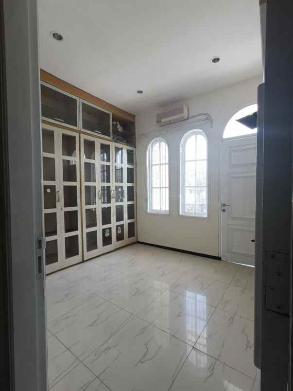 dijual rumah nirwana