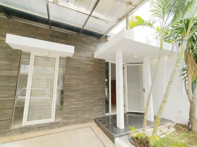 dijual rumah pakuwon city san diego