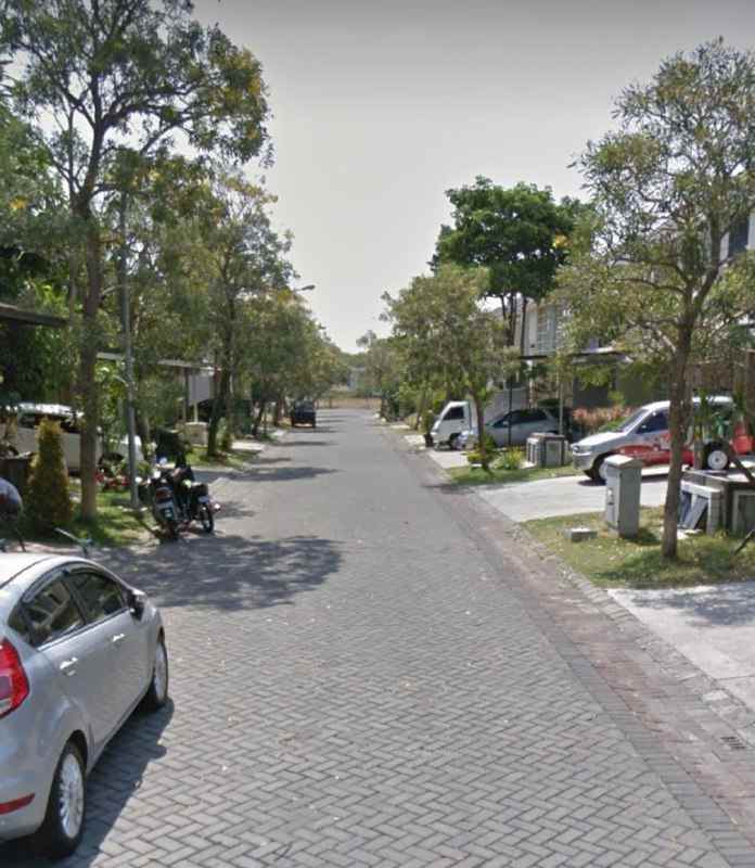 dijual rumah pakuwon indah