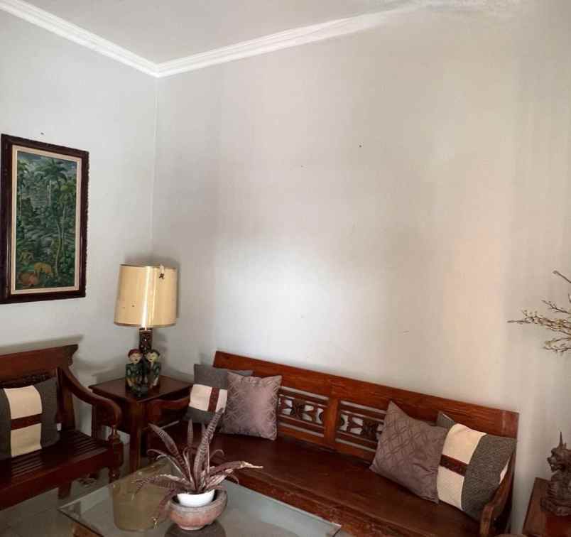 dijual rumah pakuwon indah villa valensia