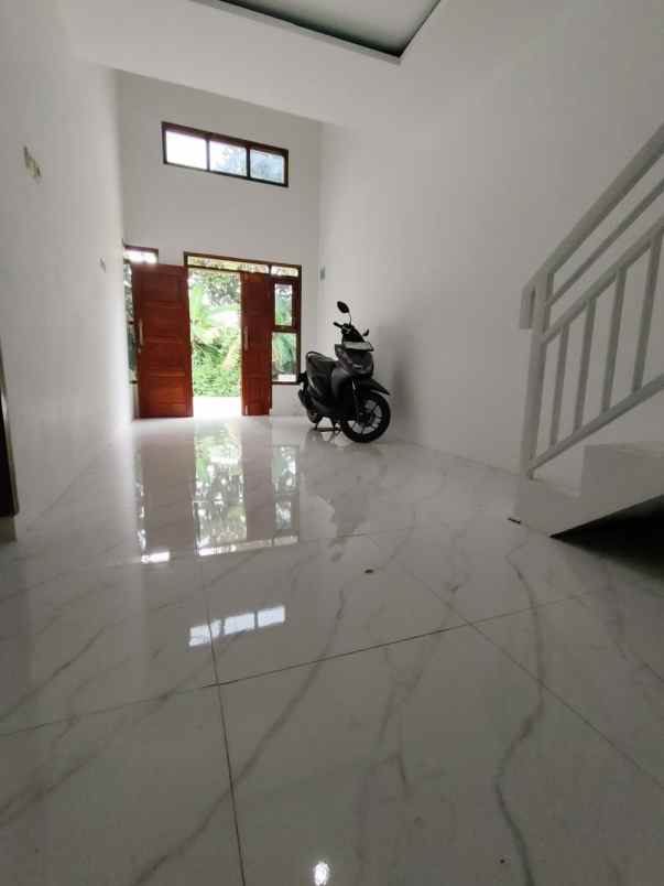 dijual rumah pancoran mas
