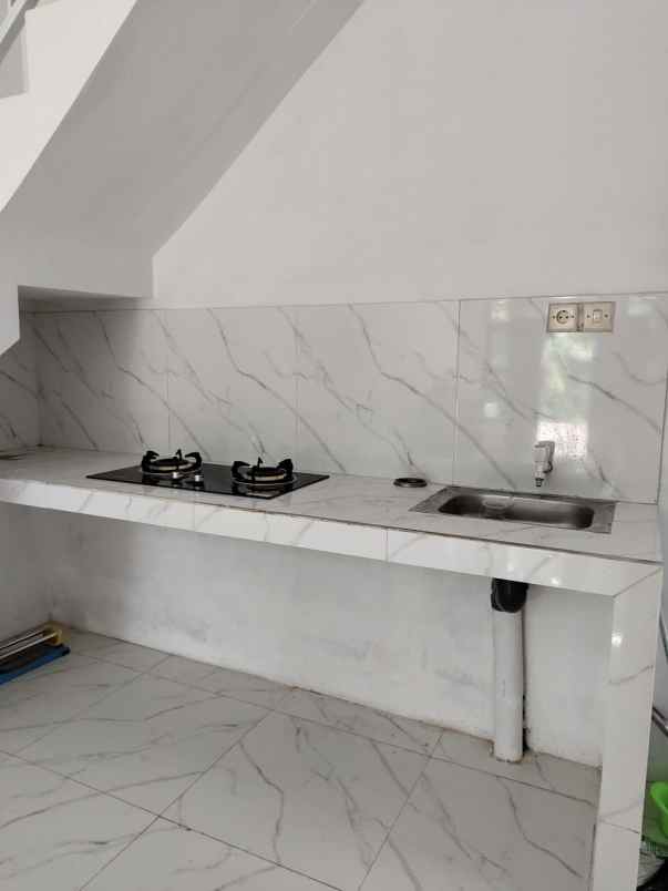 dijual rumah pancoran mas