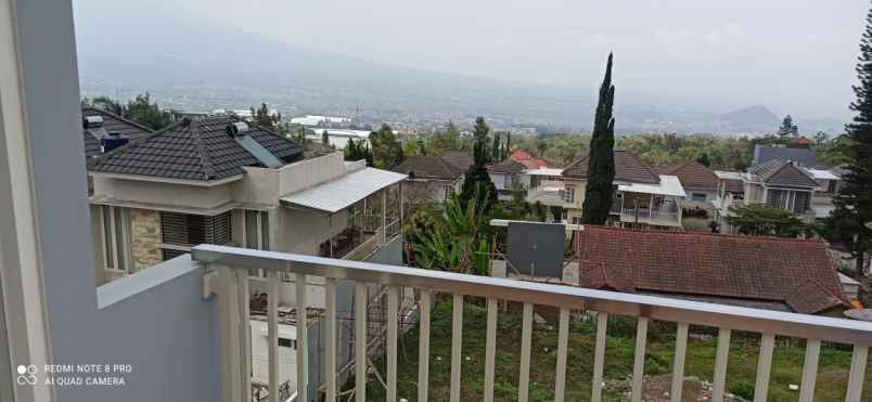 dijual rumah panderman hill