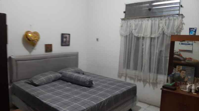 dijual rumah pd bambu