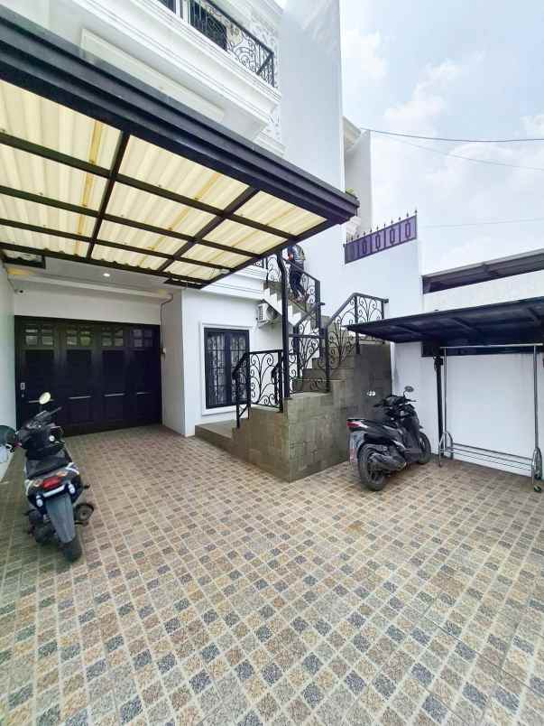dijual rumah pejaten