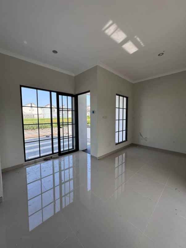 dijual rumah pelabuhan ketapang sukun