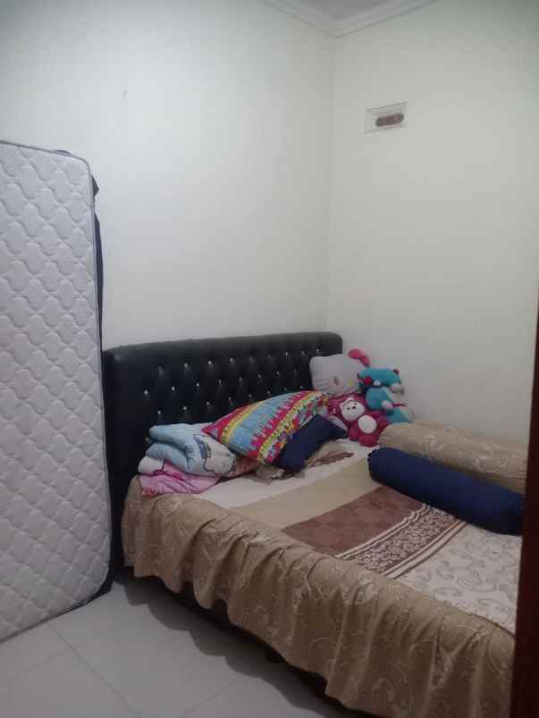 dijual rumah permata griya satria