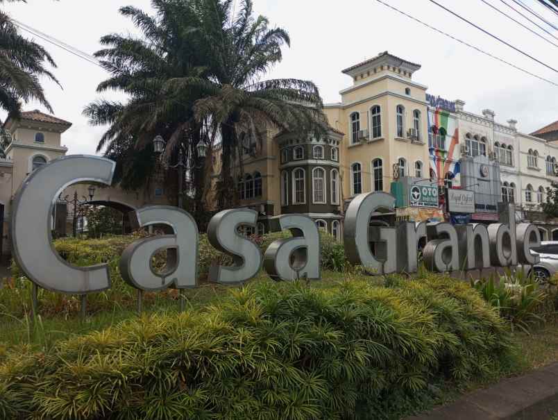 dijual rumah peruamah casa grande