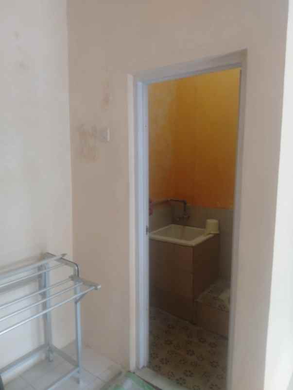 dijual rumah perum dau inside