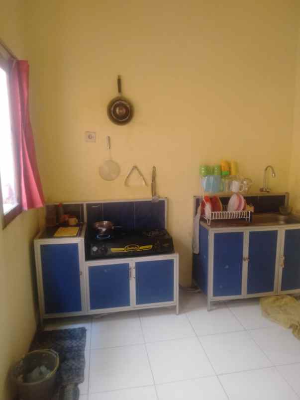 dijual rumah perum dau inside