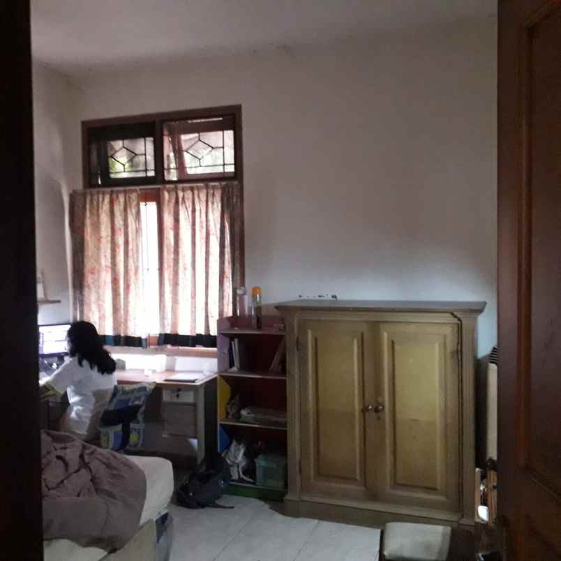 dijual rumah perum pondok jagung blok