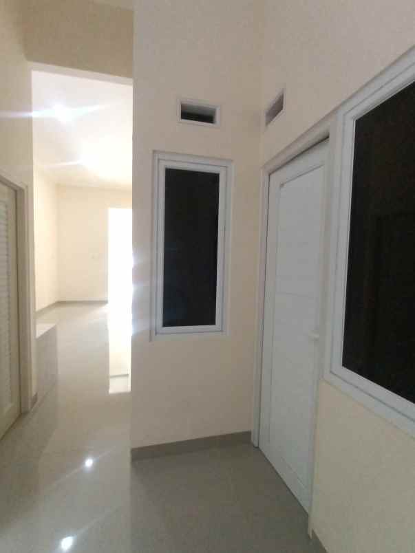 dijual rumah perum wisma seroja