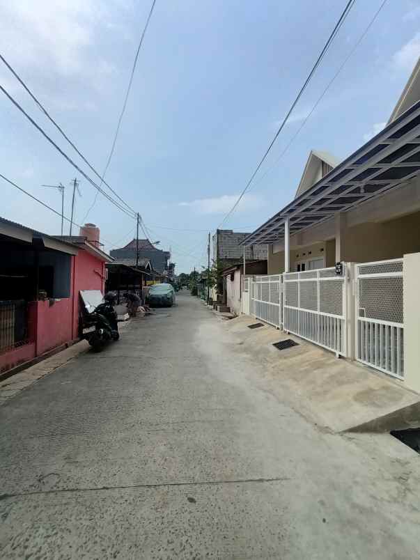 dijual rumah perum wisma seroja