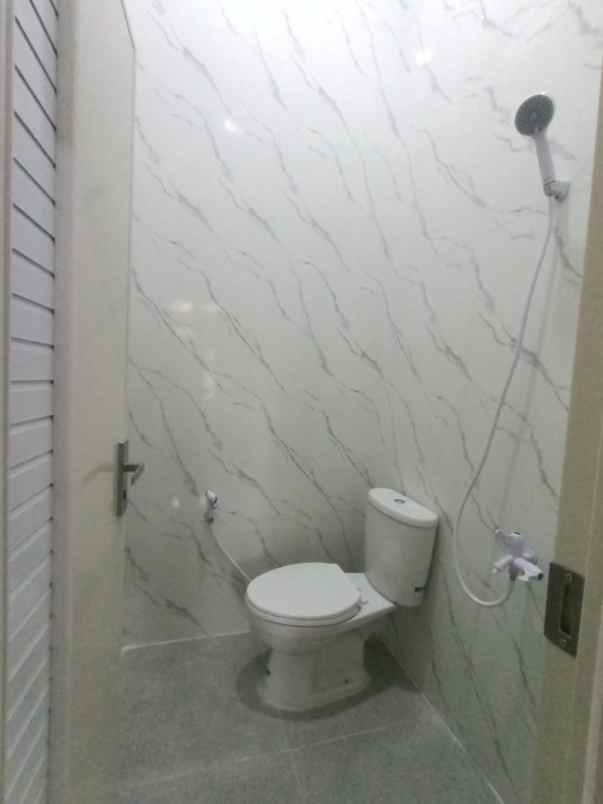 dijual rumah perum wisma seroja