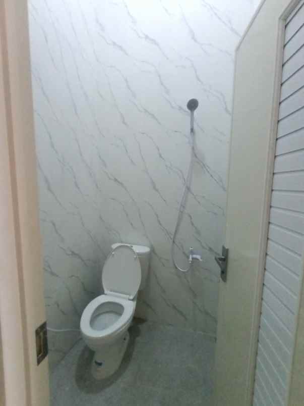 dijual rumah perum wisma seroja