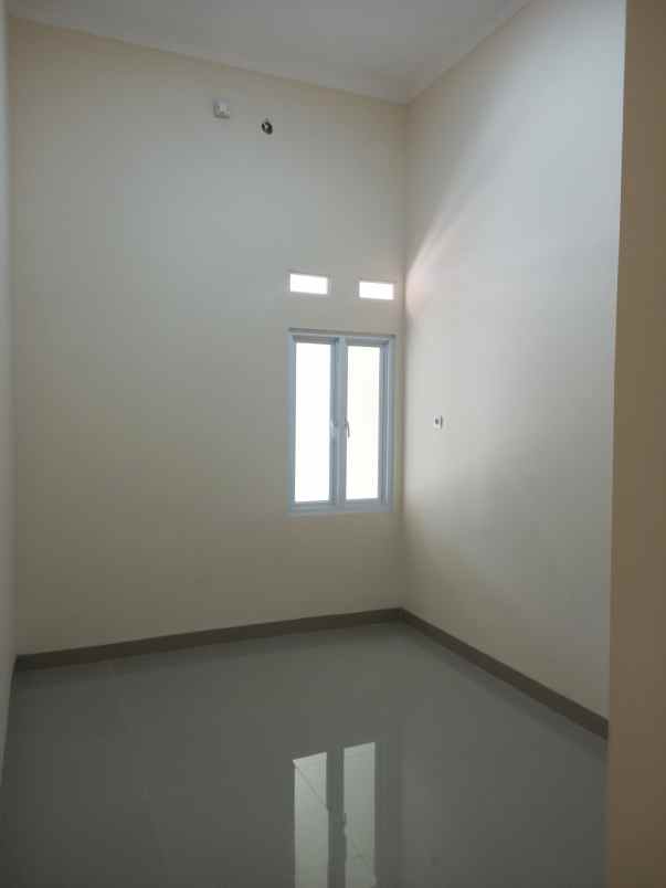 dijual rumah perum wisma seroja