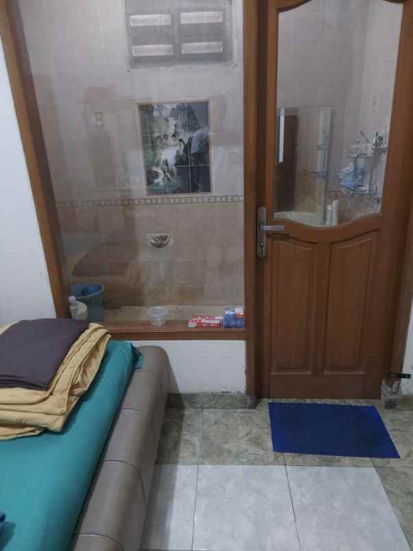 dijual rumah perumahan jatinegara baru