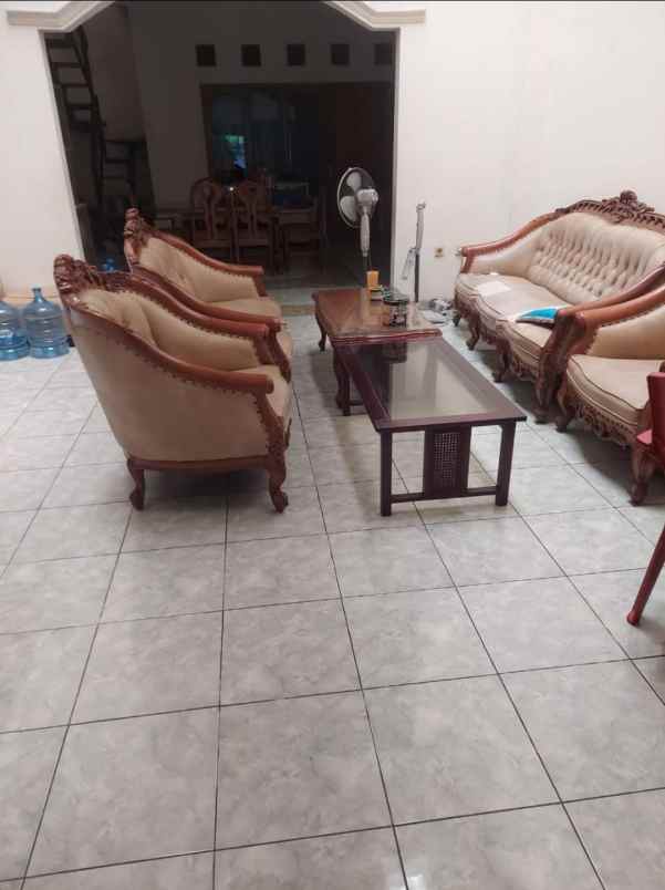 dijual rumah perumahan jatinegara baru