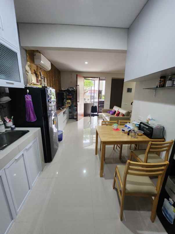 dijual rumah perumahan north west hill