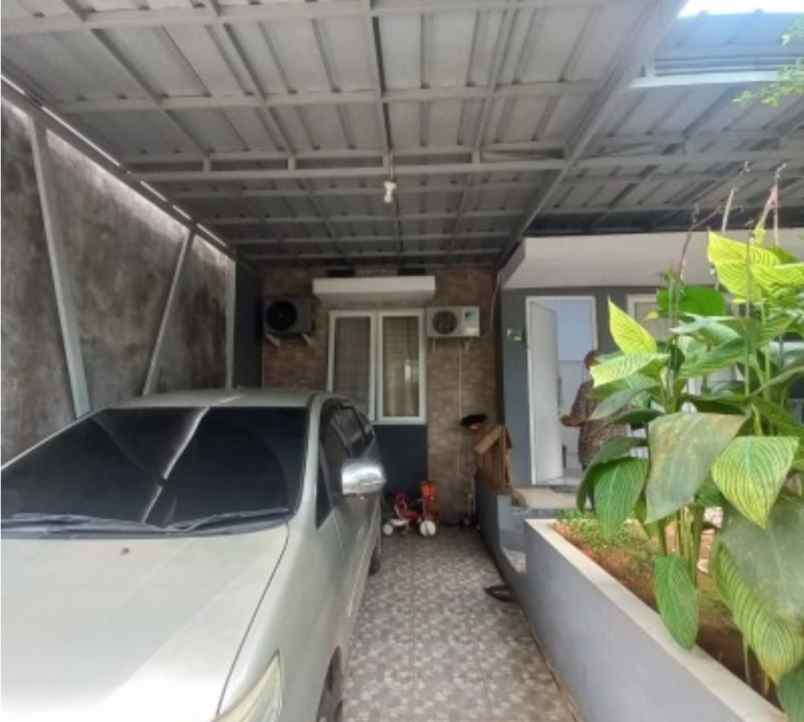 dijual rumah perumahan permata