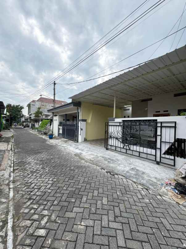 dijual rumah perumahan sawojajar