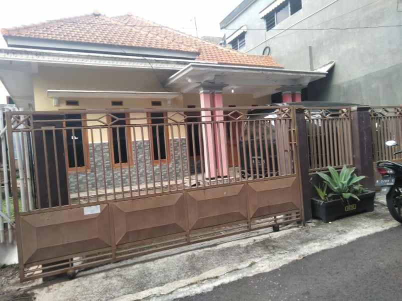 dijual rumah pesanggrahan