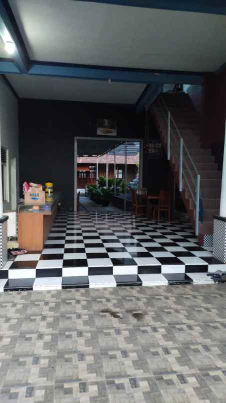 dijual rumah plus rumah makan di kudus