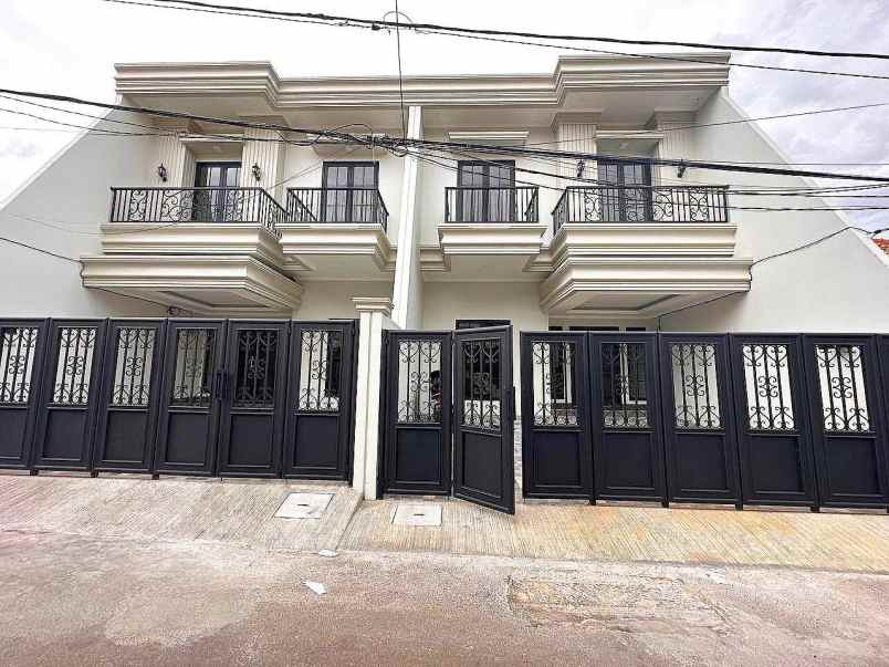 dijual rumah pondok bambu