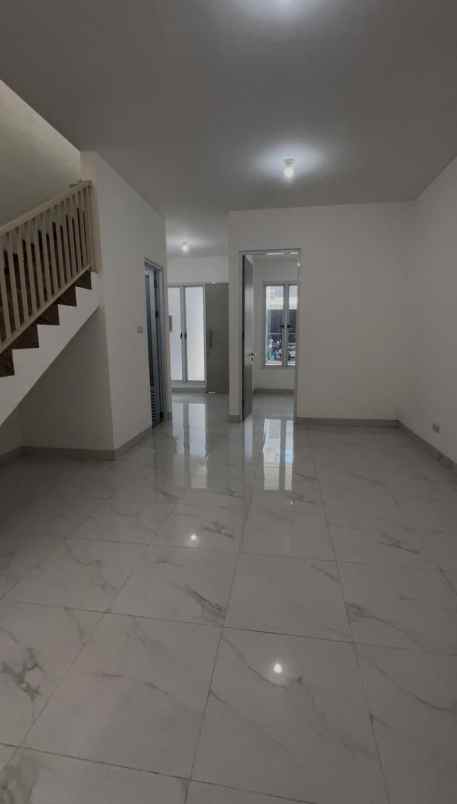 dijual rumah pondok chandra