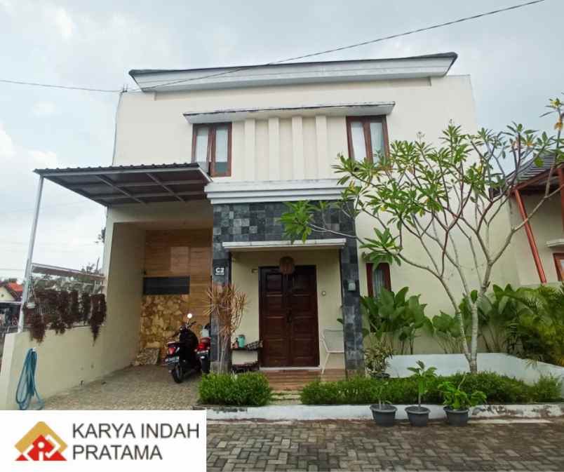 dijual rumah potorono