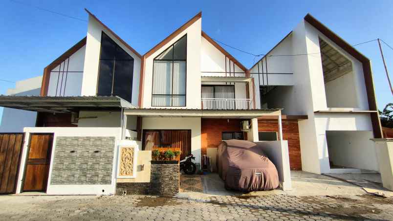 dijual rumah prambanan