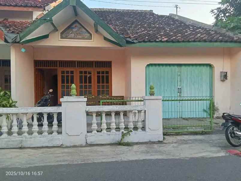dijual rumah prenggan