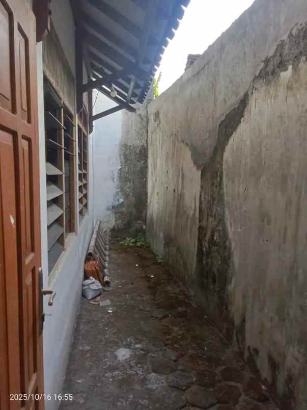 dijual rumah prenggan