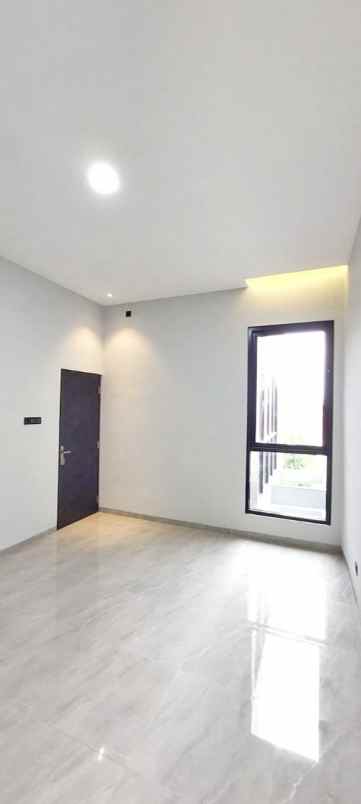 dijual rumah puri surya jaya