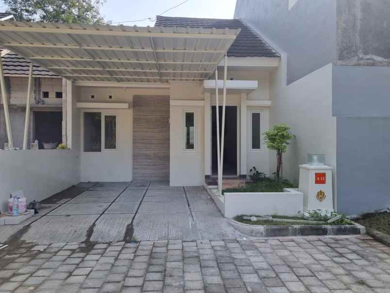 dijual rumah randusari prambanan klaten