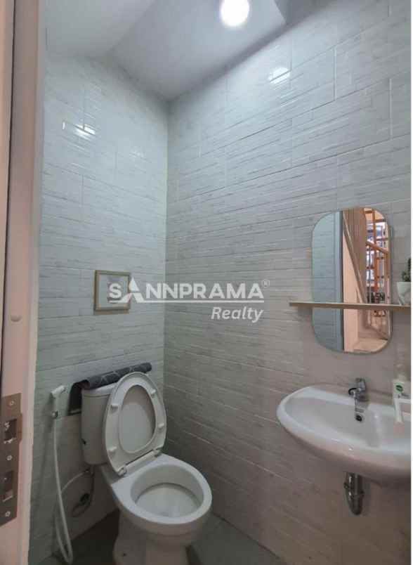 dijual rumah rangkapan jaya