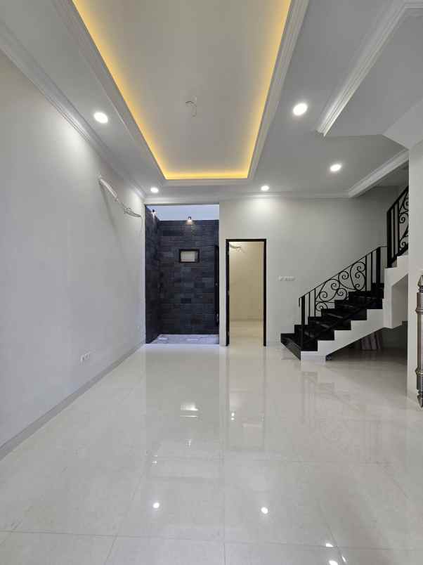 dijual rumah rawamangun jakarta timur