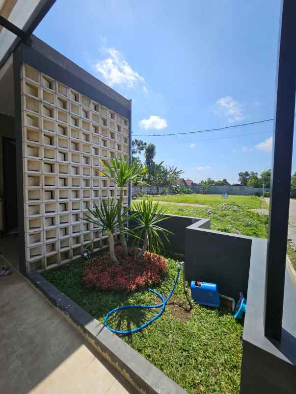 dijual rumah rich village jember