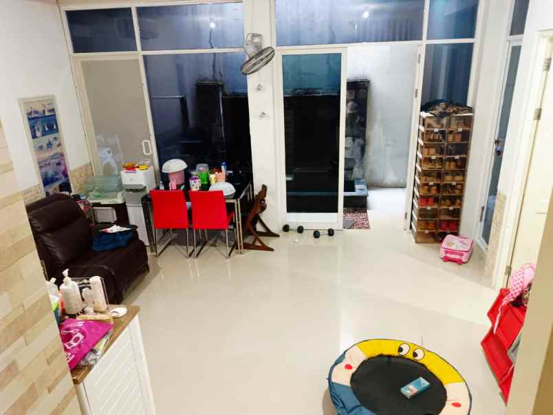 dijual rumah royal residence