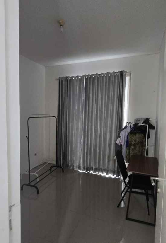 dijual rumah royal residence cluster
