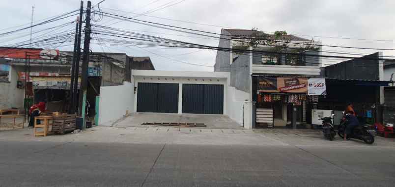 dijual rumah rumah di jalan empu barada