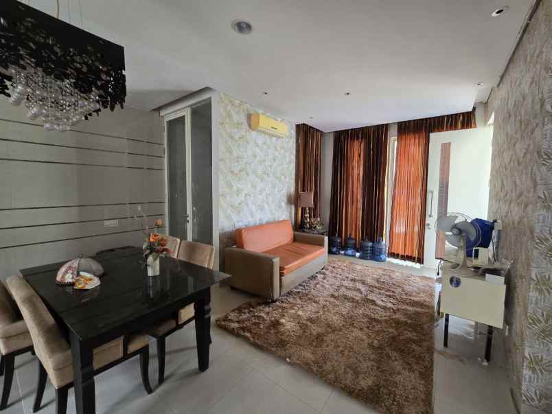 dijual rumah rumah malibu beach palm