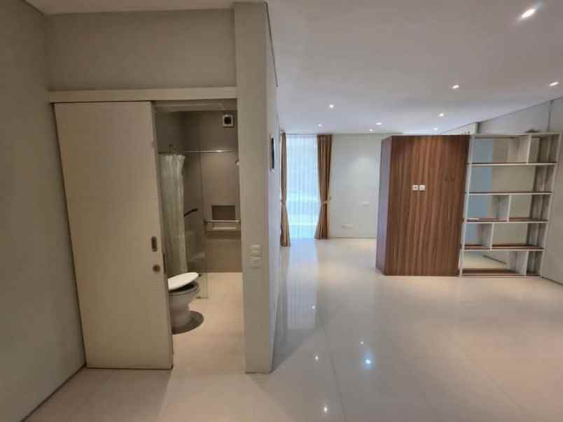 dijual rumah rumah the greenlake